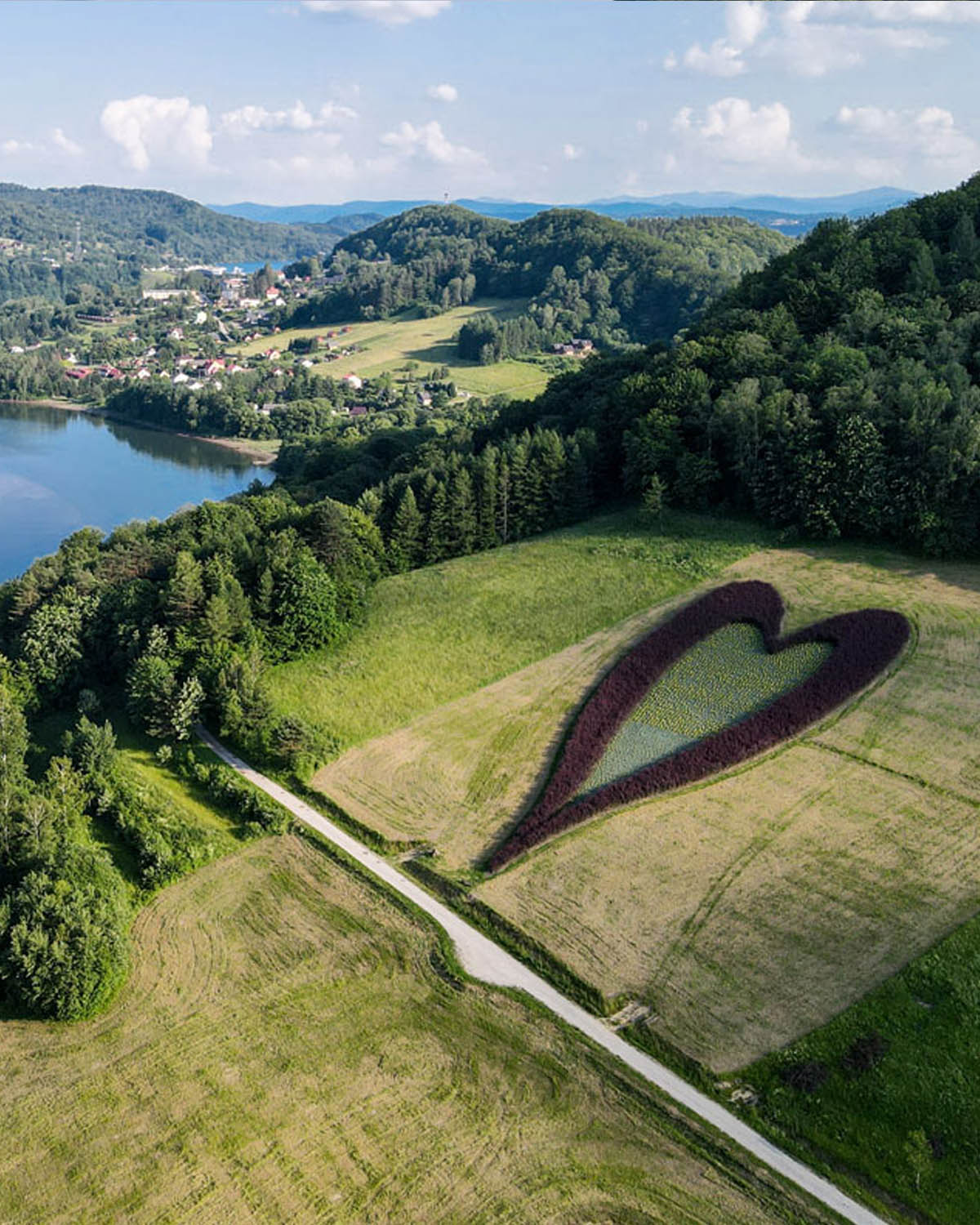 Najsłynniejsze serce w Bieszczadach oraz widok na zaporę w Solinie